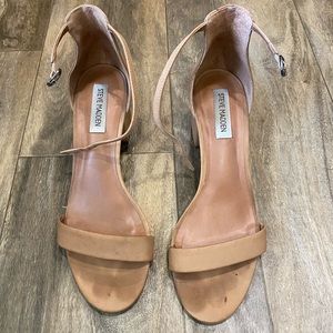 Steve Madden nude kitten heels